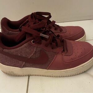 Nike Air Force 1 port /university dark maroon size 6.5y